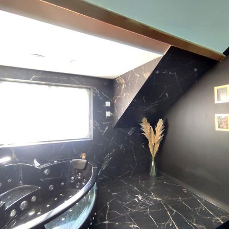 Love Room A Montargis Exterior foto